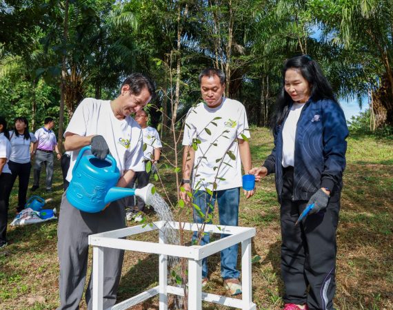 การสื่อสารฯ มช. ร่วมกิจกรรมปลูกต้นไม้เฉลิมพระเกียรติ ฟื้นฟูธรรมชาติ สร้างสมดุลสู่อนาคตที่ยั่งยืน